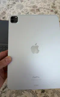 ipad pro 2022 (M2) + keyboard + apple pencil
