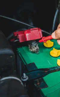 باطریسازی مقدم (به صورت شبانه روزی) و تعمیر در محل