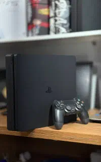 ps4 اسلیم ۵۰۰  ۲دسته داره