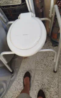 توالت فرنگی بدنه آلمینیوم در حد نو
