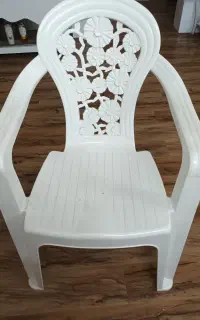 صندلی پلاستیکی