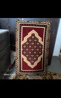 یه جفت پشتی دیواری