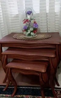 میز بزرگ و سه عدد عسلی