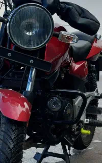 موتور سیکلت پالس 200cc درحد . ( باجاج ، آپاچی )