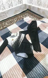 فروش یک دست لباس ژیمناستیک