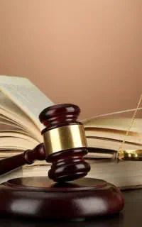 وکیل پایه یک دادگستری