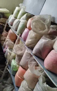 شن رنگی وطبیعی و انواع سنگ و مرجان آکواریوم رایگان