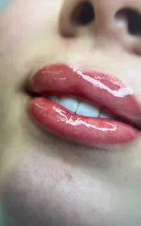 تینت لب دائم به صورت تخصصی
