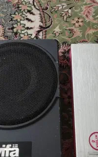 ساب زیر صندلی