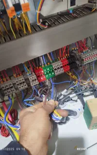 برق کار صنعتی ایفن برقکار  خرابی تلفن اتصالی کولر