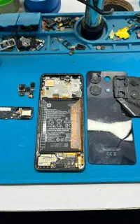 تعویض LCD گوشی زیر نیم ساعت سامسونگ،شیائومی،آیفون