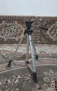 سه پایه دوربین