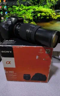 دوربین سونی آلفا ۳۸۰ با لنز قوی