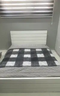 تخت دونفره و پاتختی و تشک