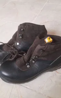 کفش جوشکاری نوک اهنی