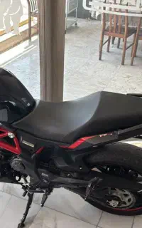 بنلی ۳۰۰ دو سیلندر