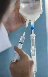 تزریقات و سرم تراپی در منزل
