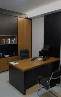 «ست چوب» طراحی و اجرای دکورمغازه اداری تحاری