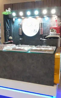 غرفه و دکور عطر و زیور الات و شیرینی