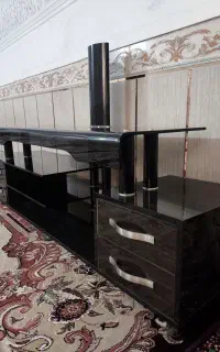 میز تلویزیون بسیار تمیز