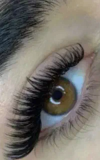 خدمات آرایشگری میکاپ و کاشت مژه نصف قیمت آرایشگاه