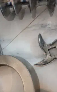 دستگاه چرخ گوشت صنعتی ۳۰۰ کیلو در ساعت