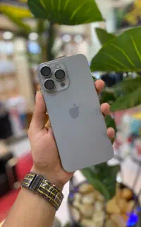 آیفون ۱۵ پرو مکث