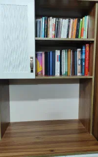 میز تحریر و کامپیوتر