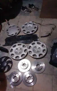 یکسری لوازم خودرو