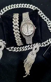 نگینی