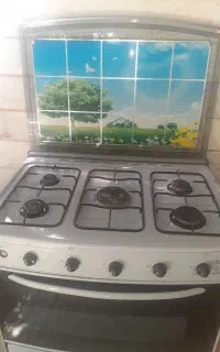 تعدادی اجاق گاز۵شعله ولوازم منزل