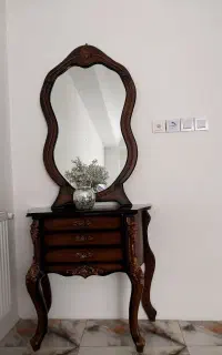 آیینه و کنسول چوبی