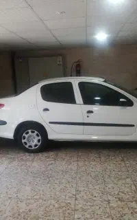 بیظربه و بی‌رنگ سفید