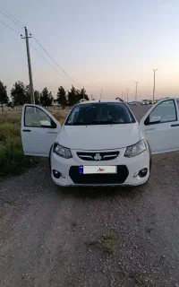 کوییک r