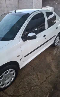 206 صندوق دار