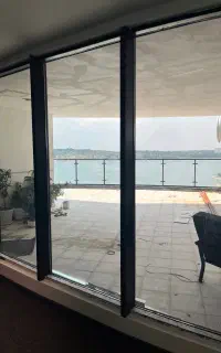 نصاب ویندو فیلم یا طلق شیشه ای با برچسب