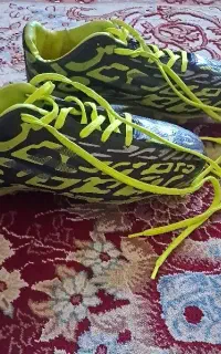 کفش فوتبالی میخی