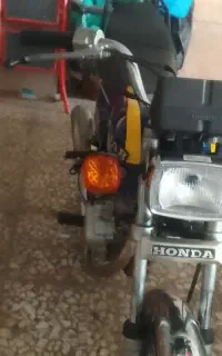 هندا ۱۲۵ سرحال