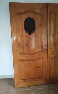 درب چوبی و آلومینیوم، مخزن آب، کمک خودرو،تلویزیون