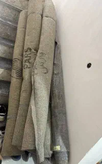 موکت طوسی درحد نو بدونه کوچک ترین پارگی یا سوختگی