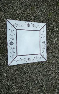 آینه دفرمه بنفش