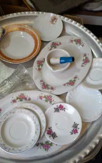 دیس وبشقاب گلسرخی