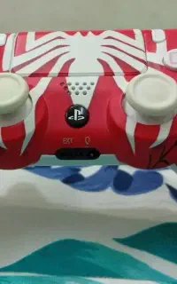 دسته PS4 بسیار سالم و در حد نوتست شده و بی‌نقص