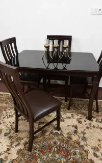 غذاخوری ۴نفره با شیشه ی ۸میل