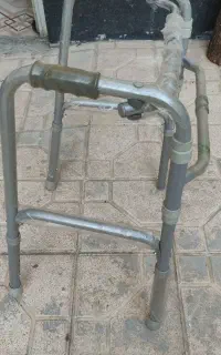 واکر آلومینیومی
