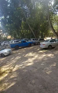 به یه جوان ۱۵ سال تا ۲۲ سال کار در پارکینگ