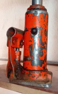 جک ۶تنی خاور و مینی بوس