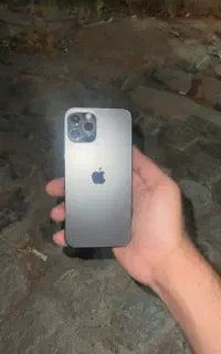 ایفون ۱۲ پرو باز نشده