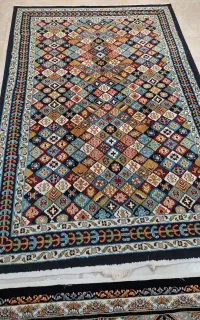 فرش ۴متری کاملا سالم تمیز