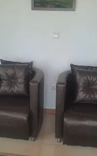 مبل  چرم قهو ه ای
